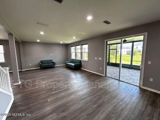 Building Photo - 11646 Pacific Dogwood Ct