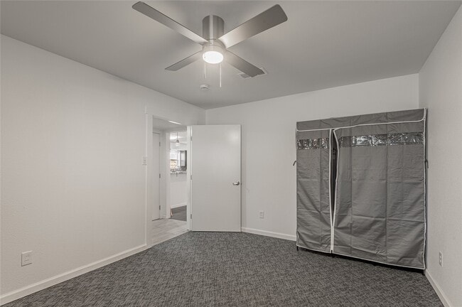 Building Photo - 1805 Ave Q