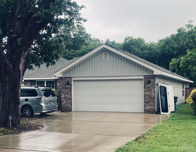 Building Photo - 5188 Regalo Dr
