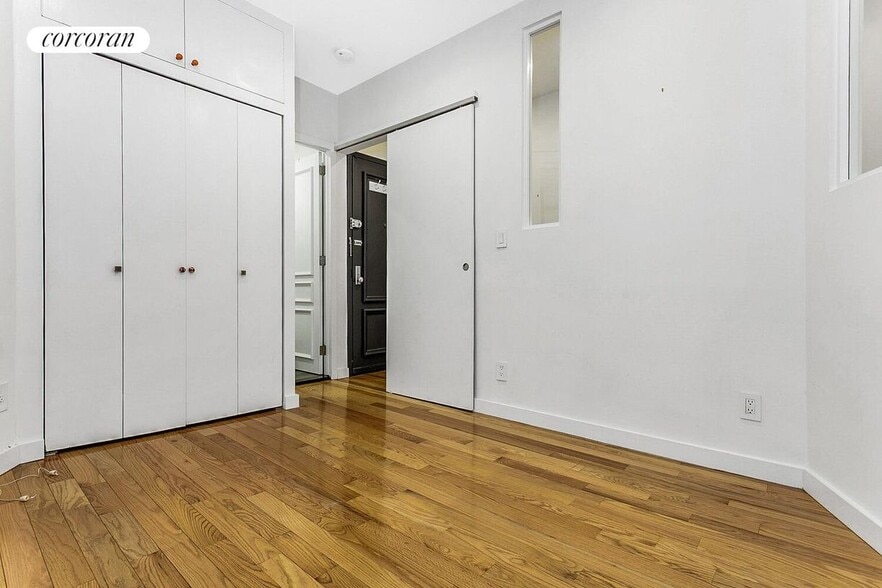 Building Photo - 323 E 89th St