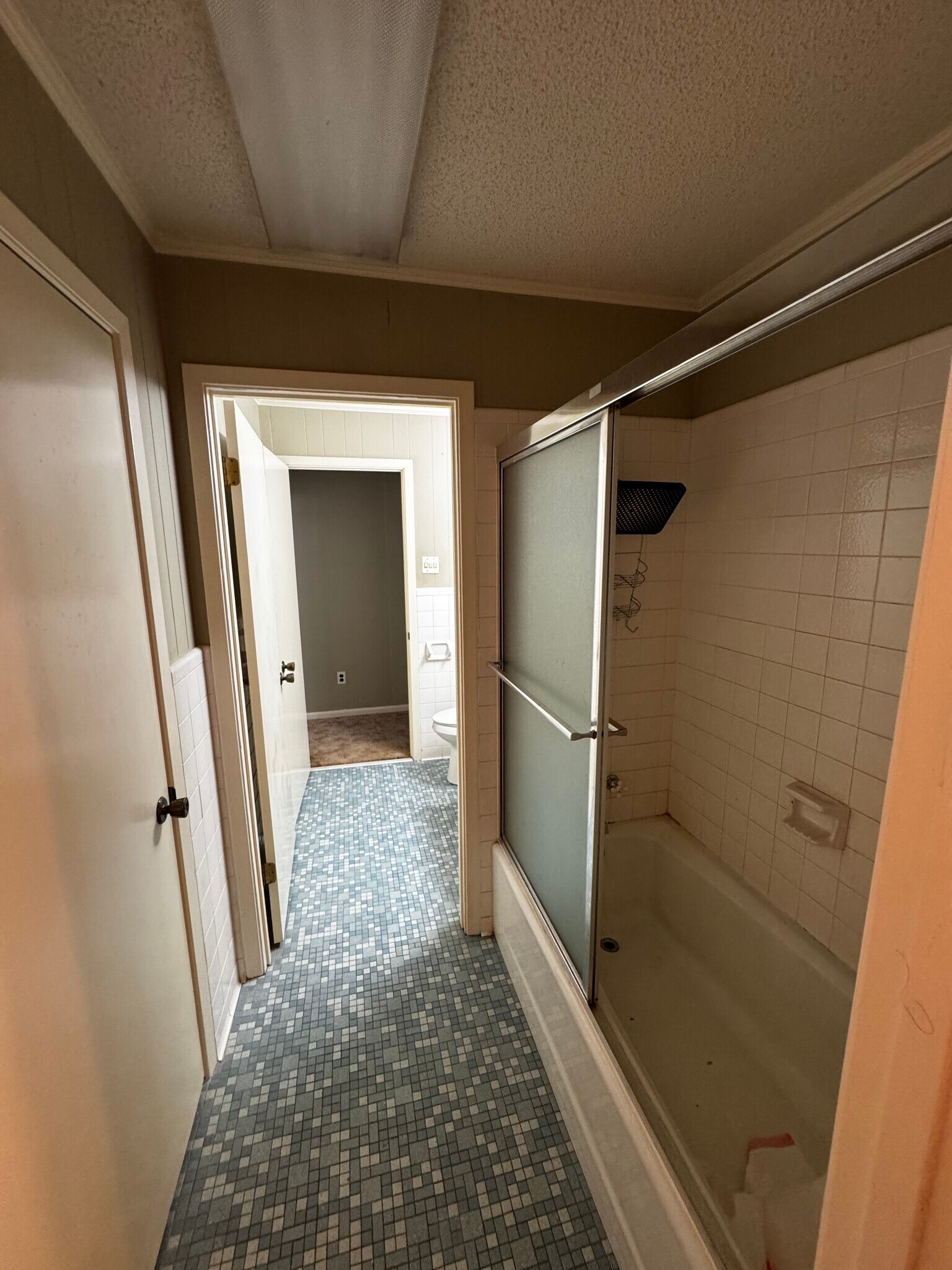 Jack & Jill Shower - 117 Steed Rd