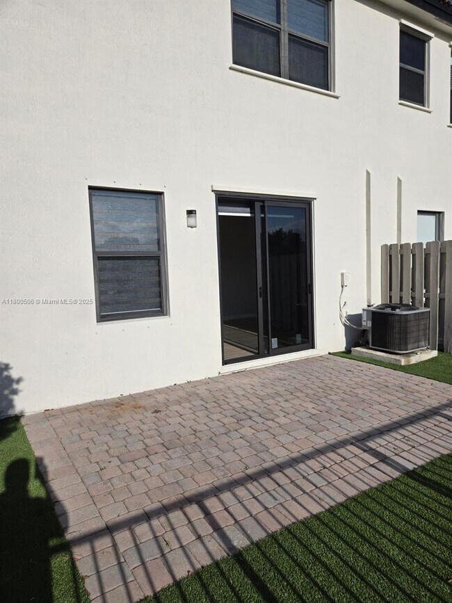Building Photo - 4245 SW 164th Path