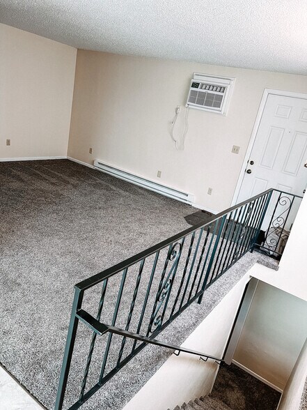 upstairs living room - 1734 E Liberty Ave