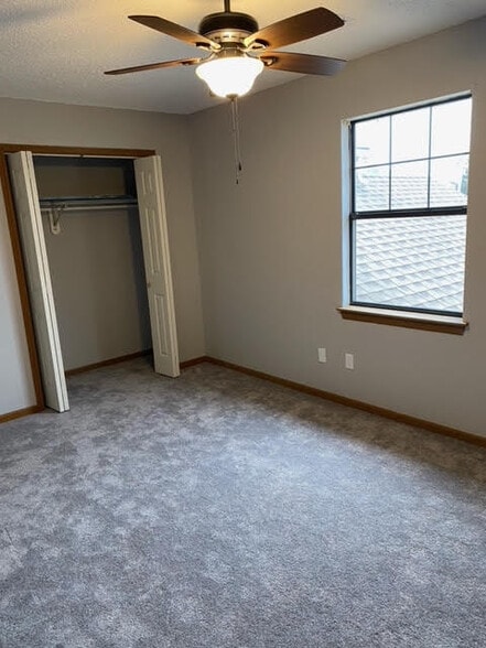 Building Photo - 504 NE Brookwood Cir