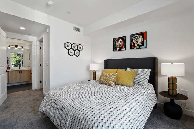 Building Photo - Unit Type: E1 | 1 Bed | 1 Bath