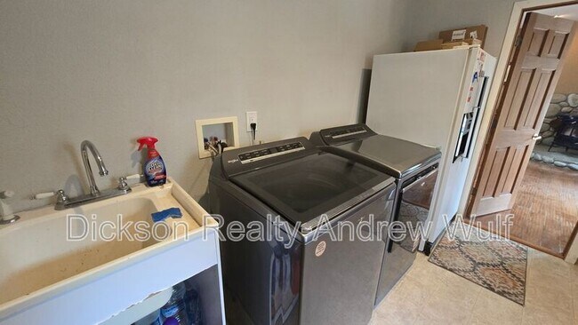 Building Photo - 22882 Carriage Dr