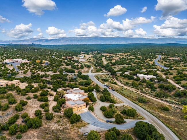 Building Photo - 61 Paseo Del Antilope