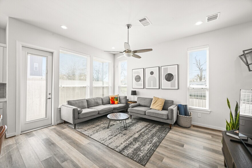 Building Photo - 4002 Elser St