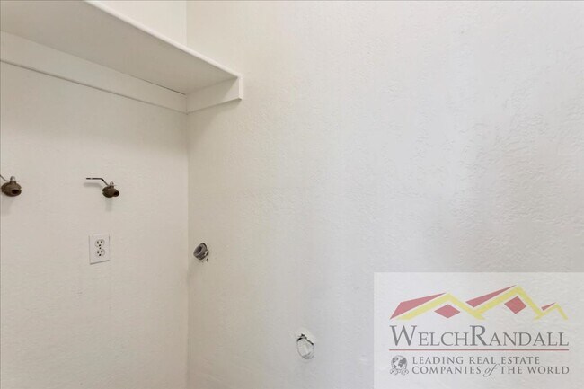 Building Photo - Cozy & Convenient 2-Bed, 1-Bath Condo in Roy!