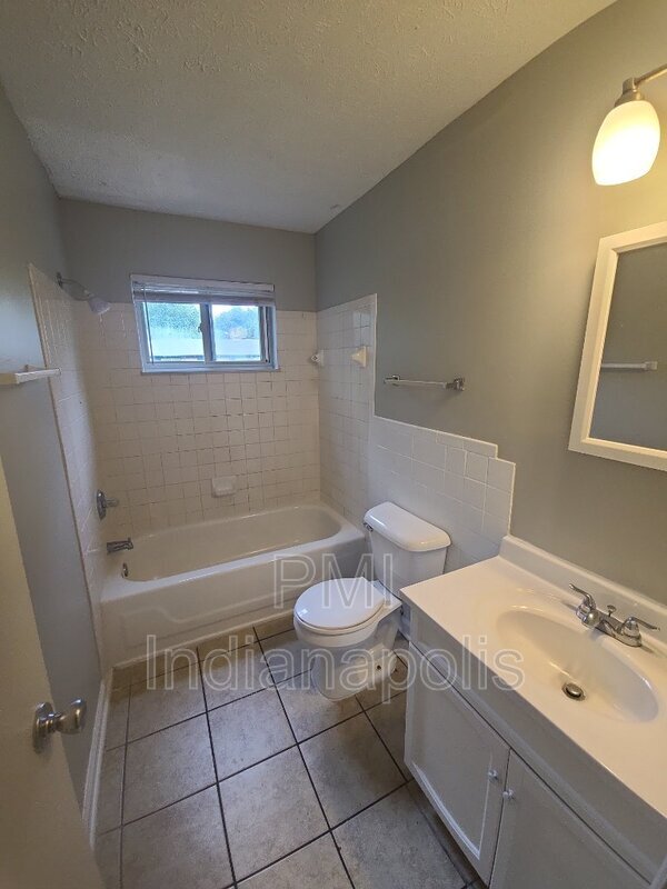 Building Photo - 6230 Eastridge Dr