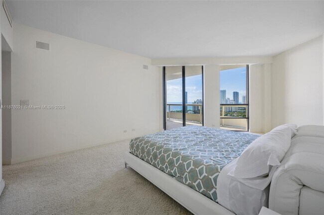 Building Photo - 20191 E Country Club Dr