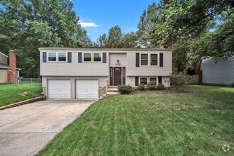 Building Photo - 572 Sycamore Dr