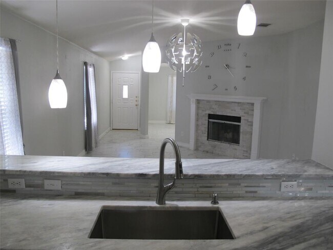 Building Photo - 3401 Pioneer Crossing Dr