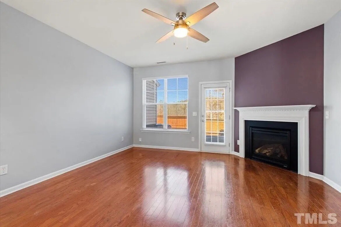 Building Photo - Room in Townhome on Casona Way