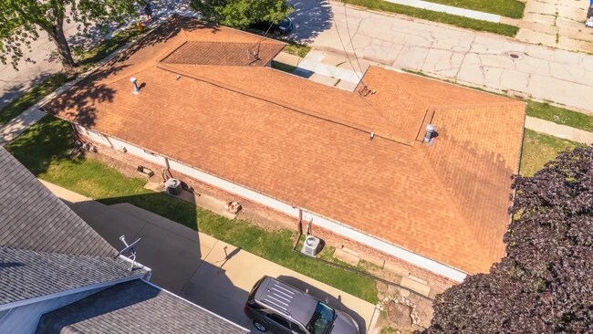 Building Photo - 507 W Miller St