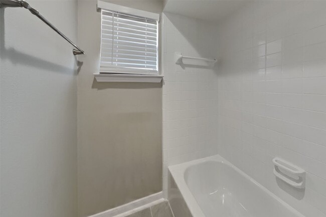 Building Photo - 14918 Laytham Ln