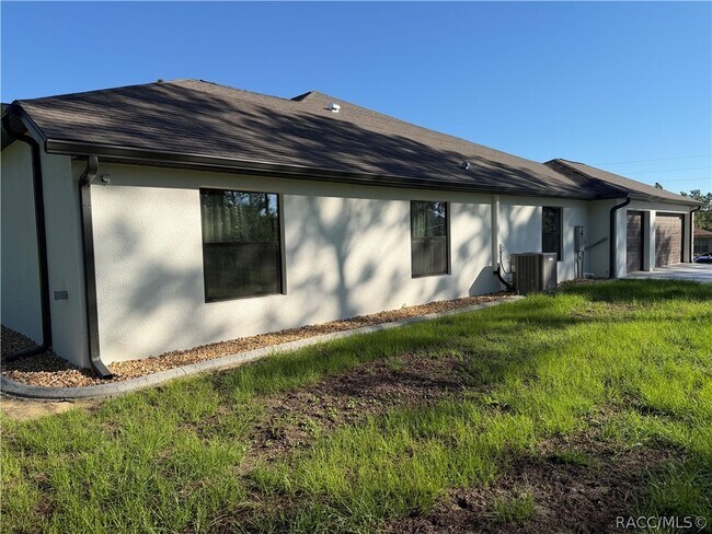 Building Photo - 5780 N Lena Dr