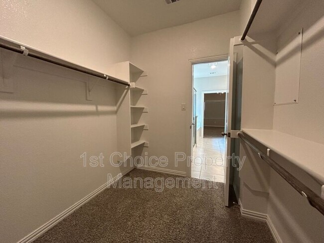 Building Photo - 7205 Tesoro Trl