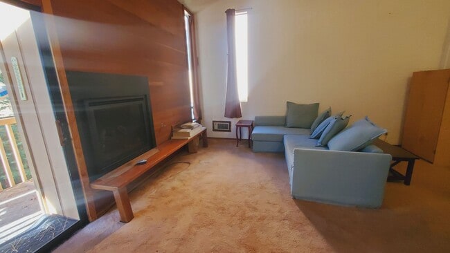 Building Photo - 1 BDRM Kings Run Condo w/ HOA Amenities, V...