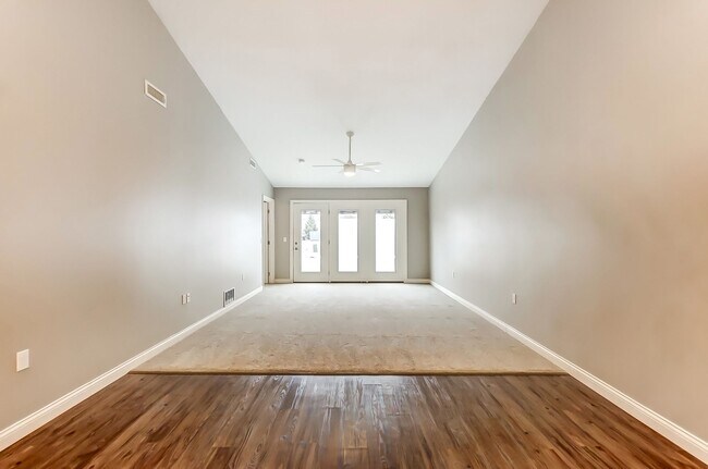 Building Photo - Victory Place Villas - 2 Bedroom, 2 Bathroom - End Unit