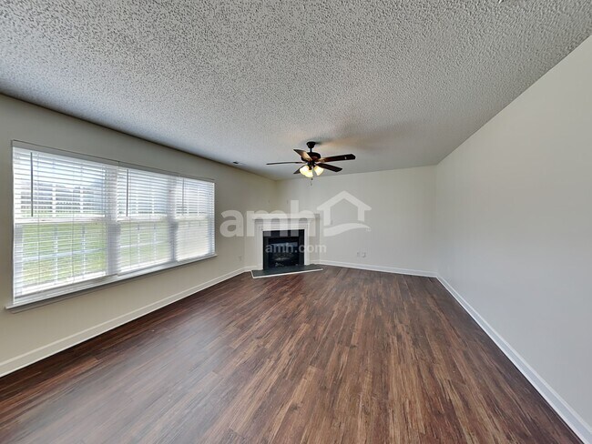 Building Photo - 710 Woodington Ln