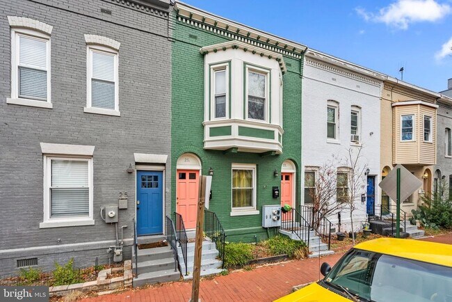 Building Photo - 23 Bates St NW