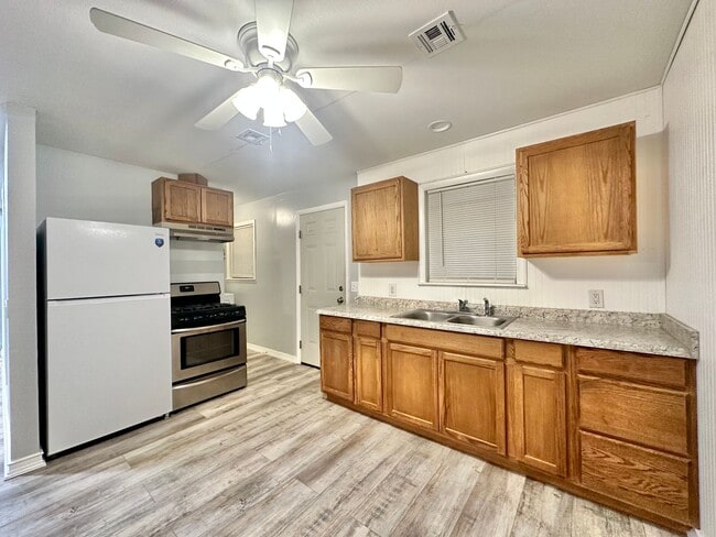 Building Photo - Charming 3 Beds 1 Bath-Muskogee