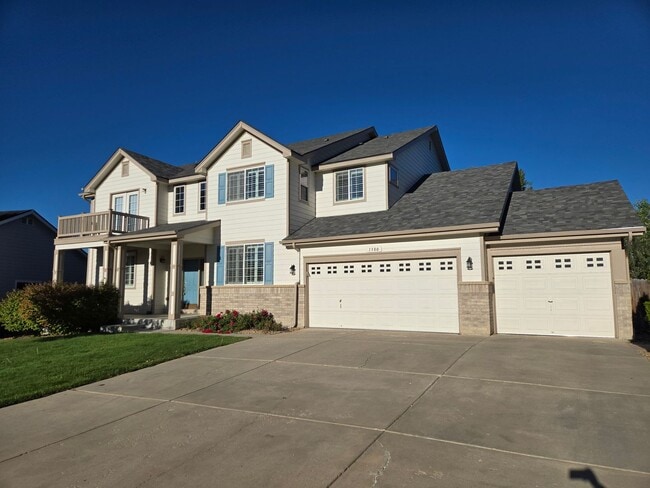 Building Photo - Large 4 bed with study and loft  in Vista Pointe