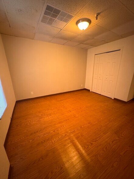 Building Photo - 225 S 13th St
