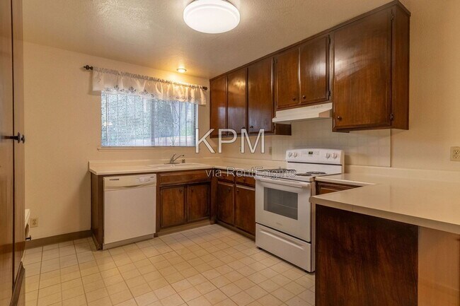 Building Photo - 3525 Mill Springs Dr