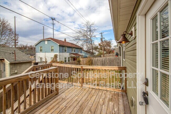 Building Photo - 1220 Berry St