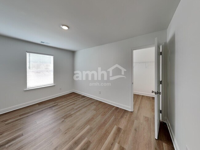 Building Photo - 1036 Highland Walk