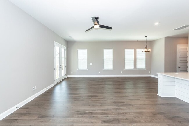 Building Photo - 214 Narrowleaf Ave