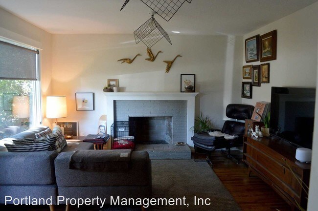 Building Photo - 3220 SE 67th Ave