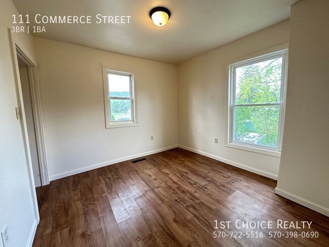 Building Photo - 111 Commerce St