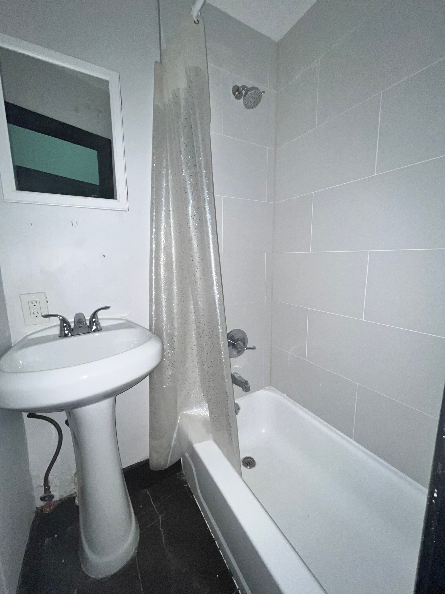 89-91 East 25th St 3 - 90 E 25th St