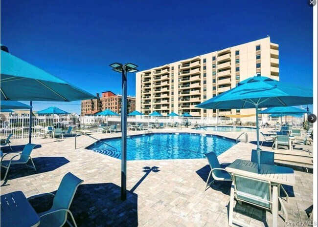 Building Photo - 360 Shore Rd