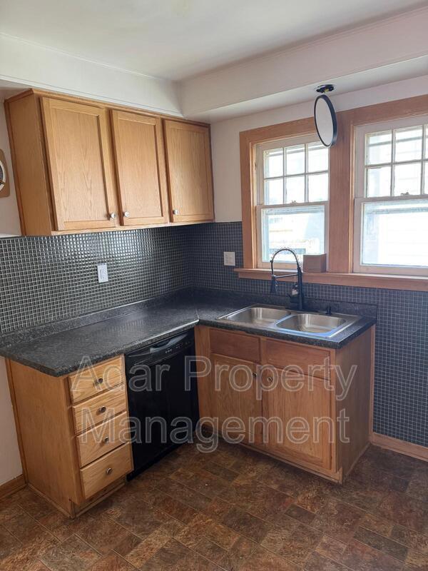 Building Photo - 610 Dryden Dr
