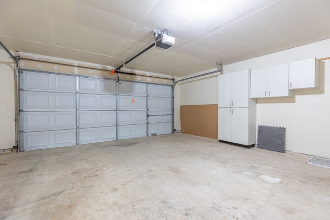 Building Photo - 228 Sophia Cir