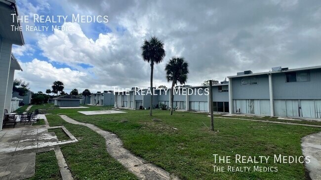 Building Photo - 1010 N Fiske Blvd