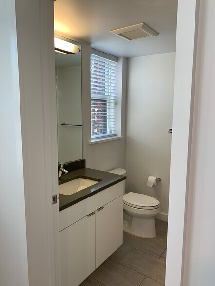Main bathroom - 129 W St NW