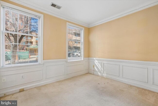 Building Photo - 1053 N Stuart St