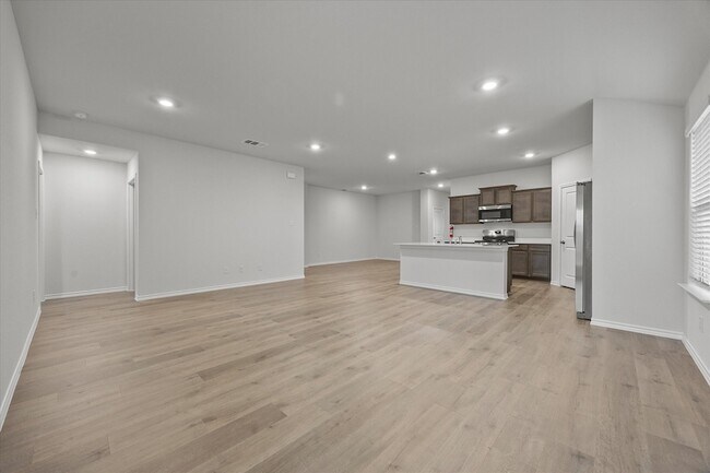 Building Photo - 2307 Albert Ln