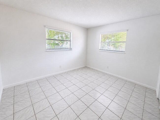 Building Photo - 500 NW 35th St