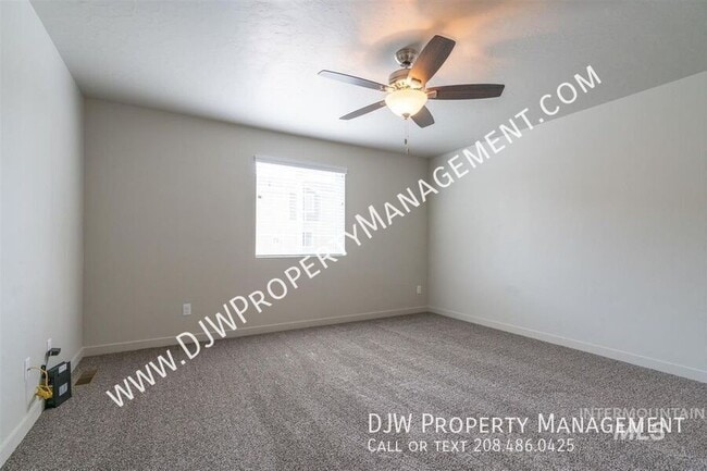 Building Photo - 3715 N Centrepoint Way