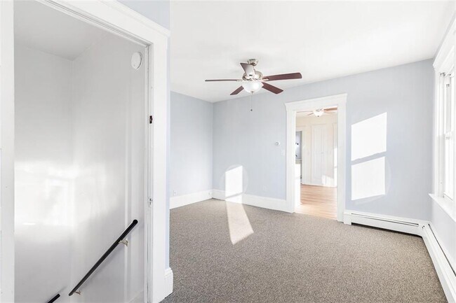 Building Photo - 2 Ann St