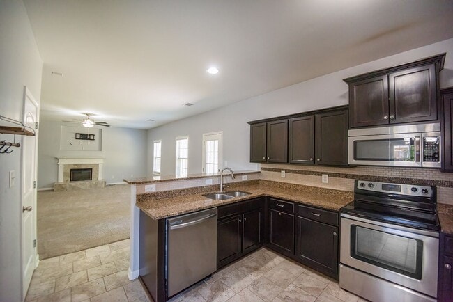 Building Photo - 2606 5 St