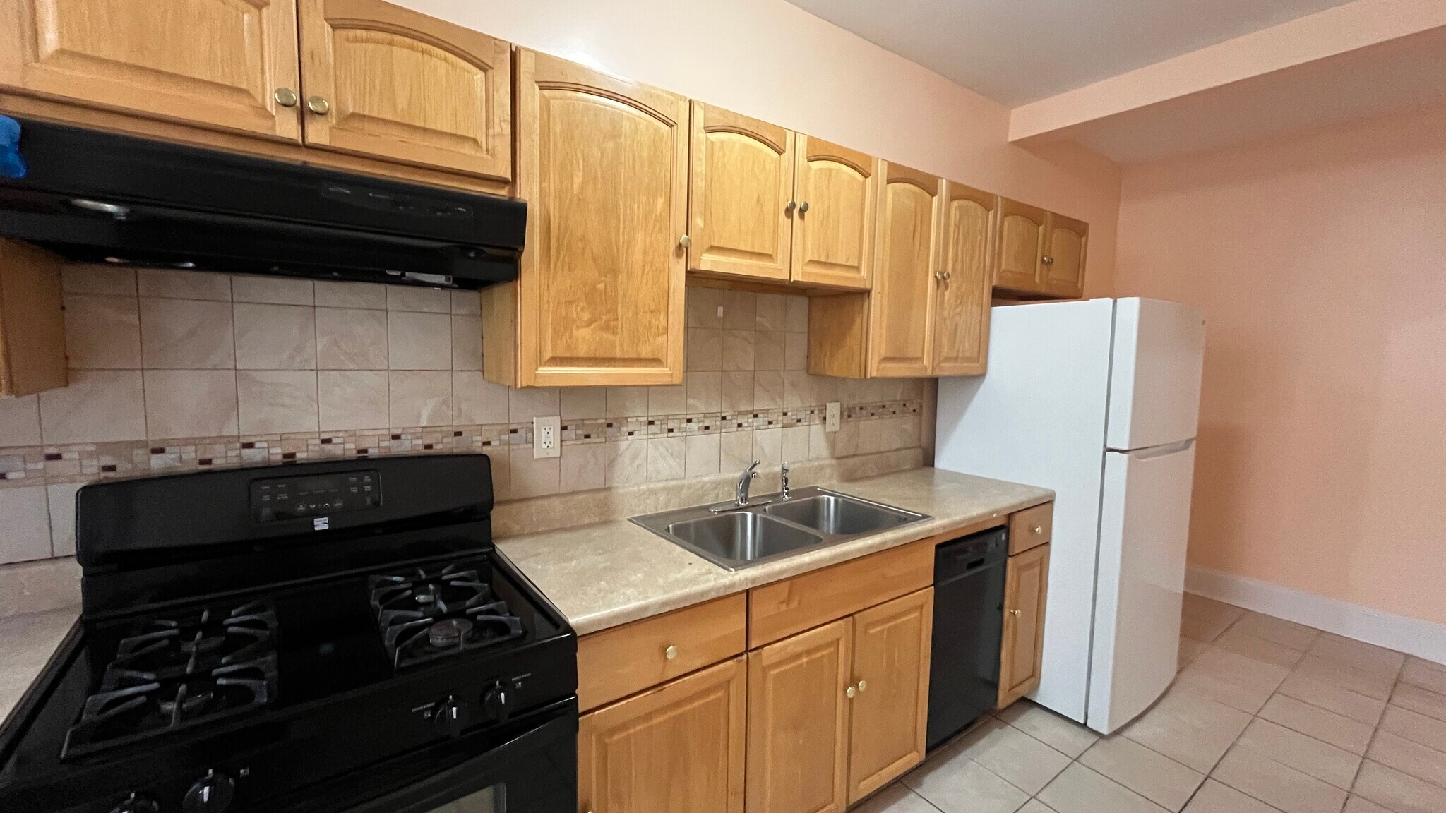 Kitchen - 148 37th St