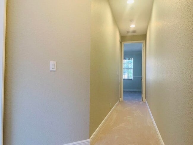 Building Photo - 4805 Sawgrass Breeze Dr