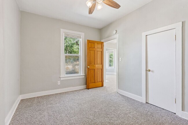 Building Photo - 3754 S Delaware St